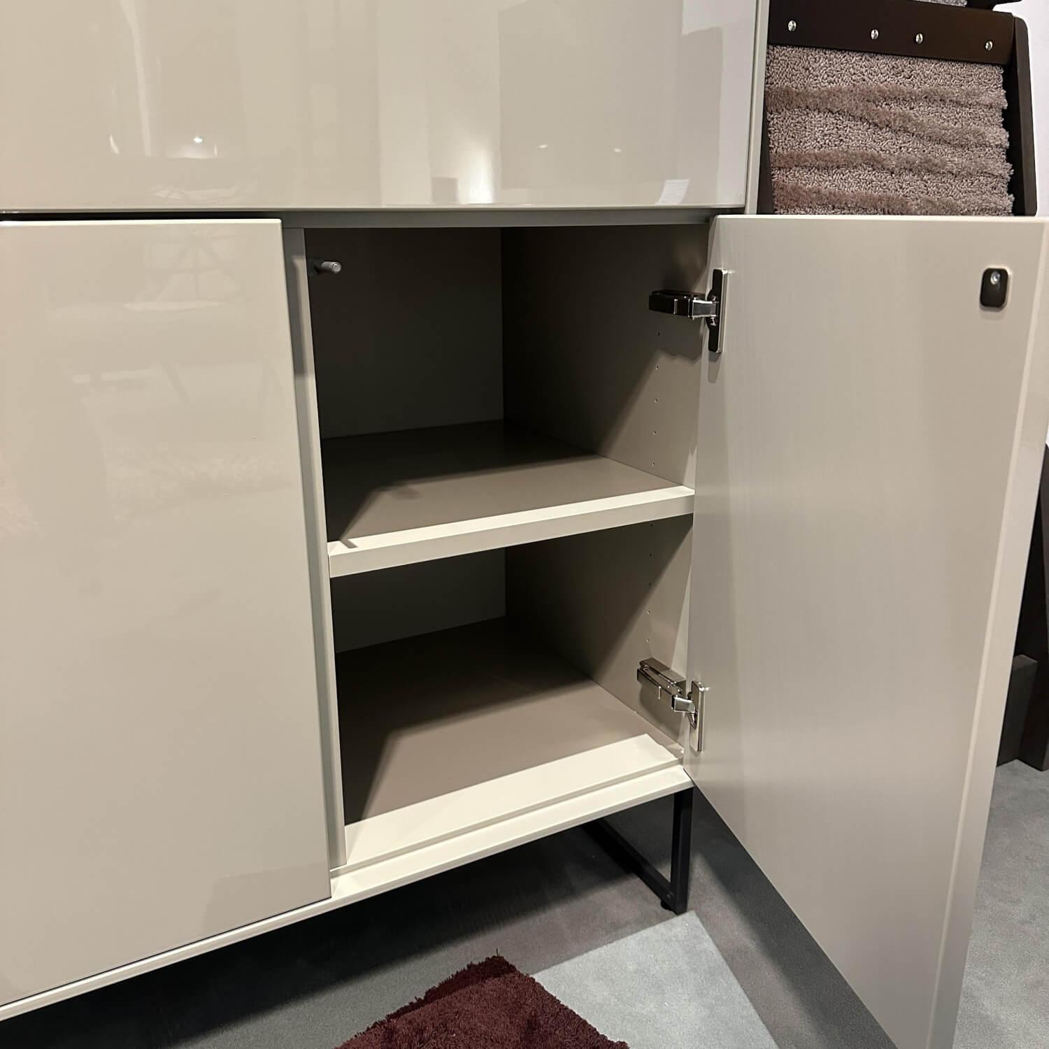 WK Wohnen - Highboard WK 419 Intono Lack Muschelgrau Rahmengestell Schwarz Pulverbeschichtet - 7