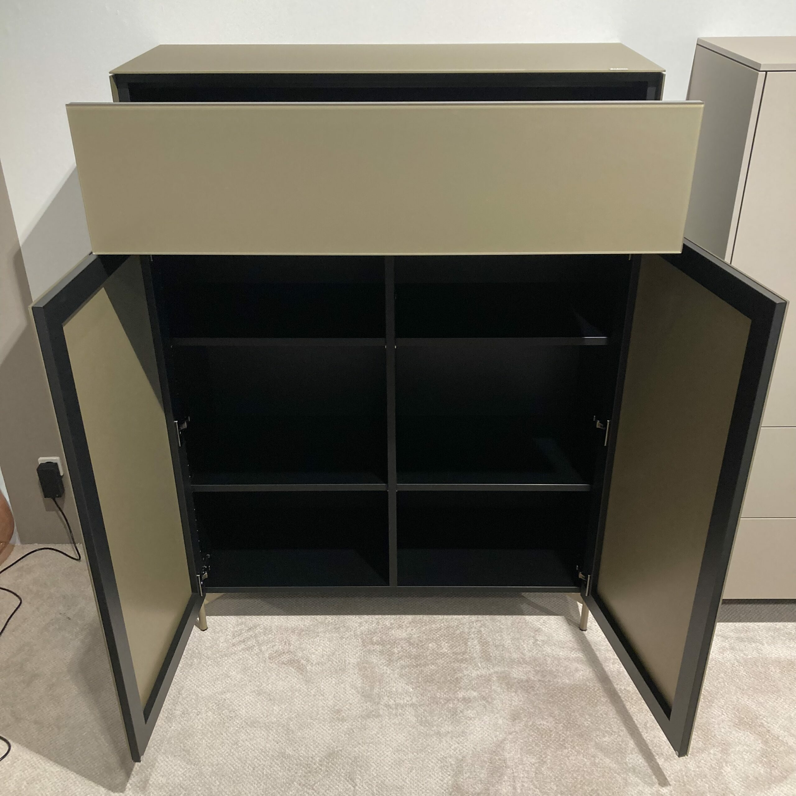 Spectral Smart Furniture - Highboard Side Metallic Glas Champagner Grau Korpus Schwarz  - 2