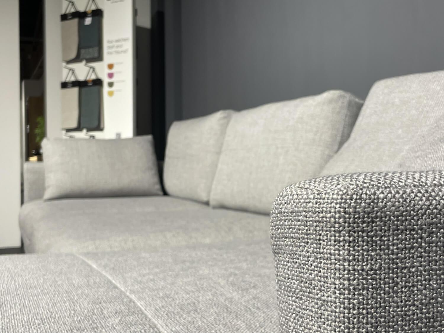 Hülsta - Ecksofa HS 414 Stoff 064 30 Platingrau Grau Füße Aluminium Chrom Mit Kissen - 8