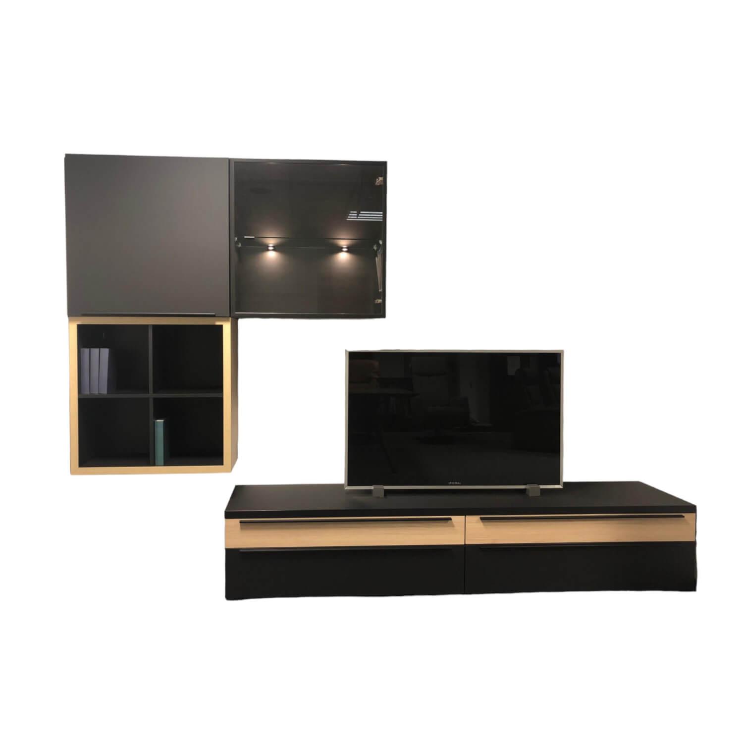 Hülsta - Wohnwand Now Touch Super Matt Schwarz Akzente Samteiche Natur Metallgriffe Schwarz - 1