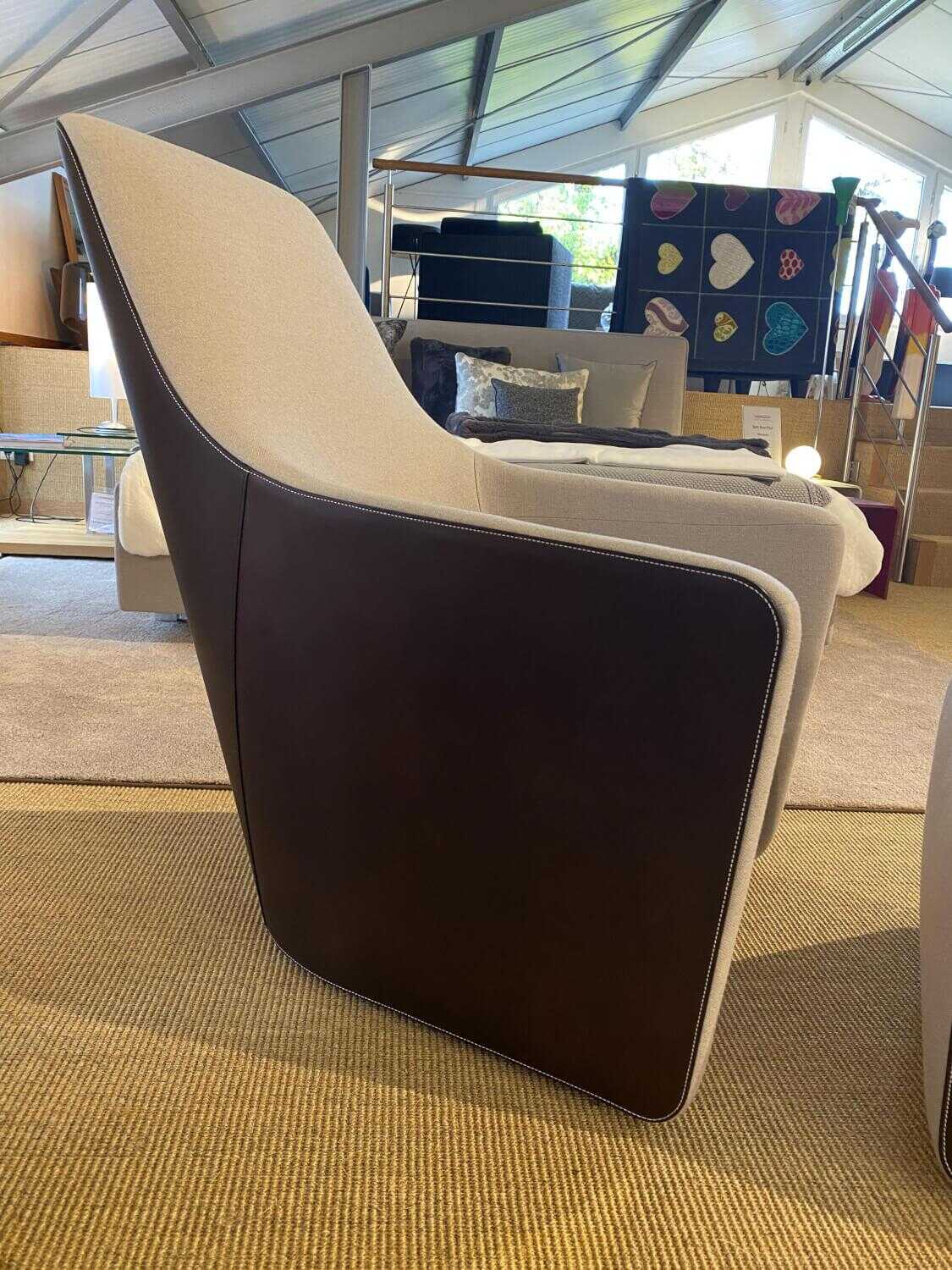 Walter Knoll - Sessel Foster 520-10C Stoff Flanell Grau Rücken Saddle Leder Coffee mit Hocker - 4