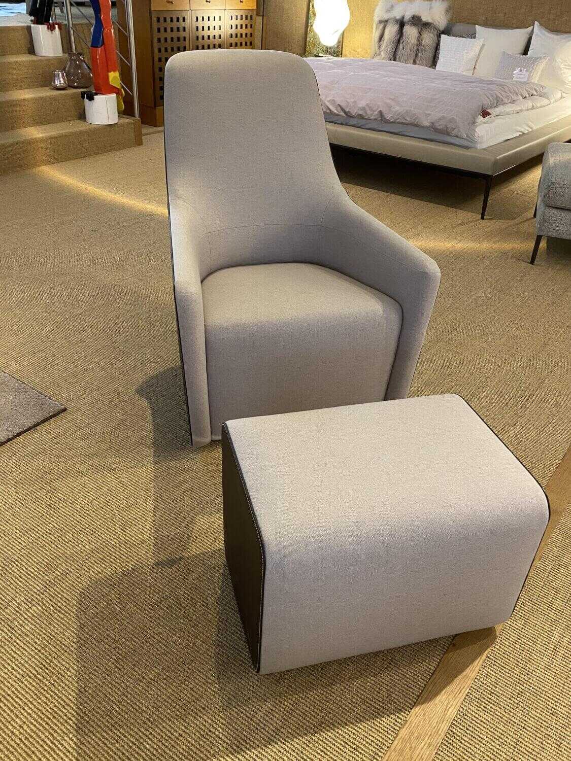 Walter Knoll - Sessel Foster 520-10C Stoff Flanell Grau Rücken Saddle Leder Coffee mit Hocker - 3