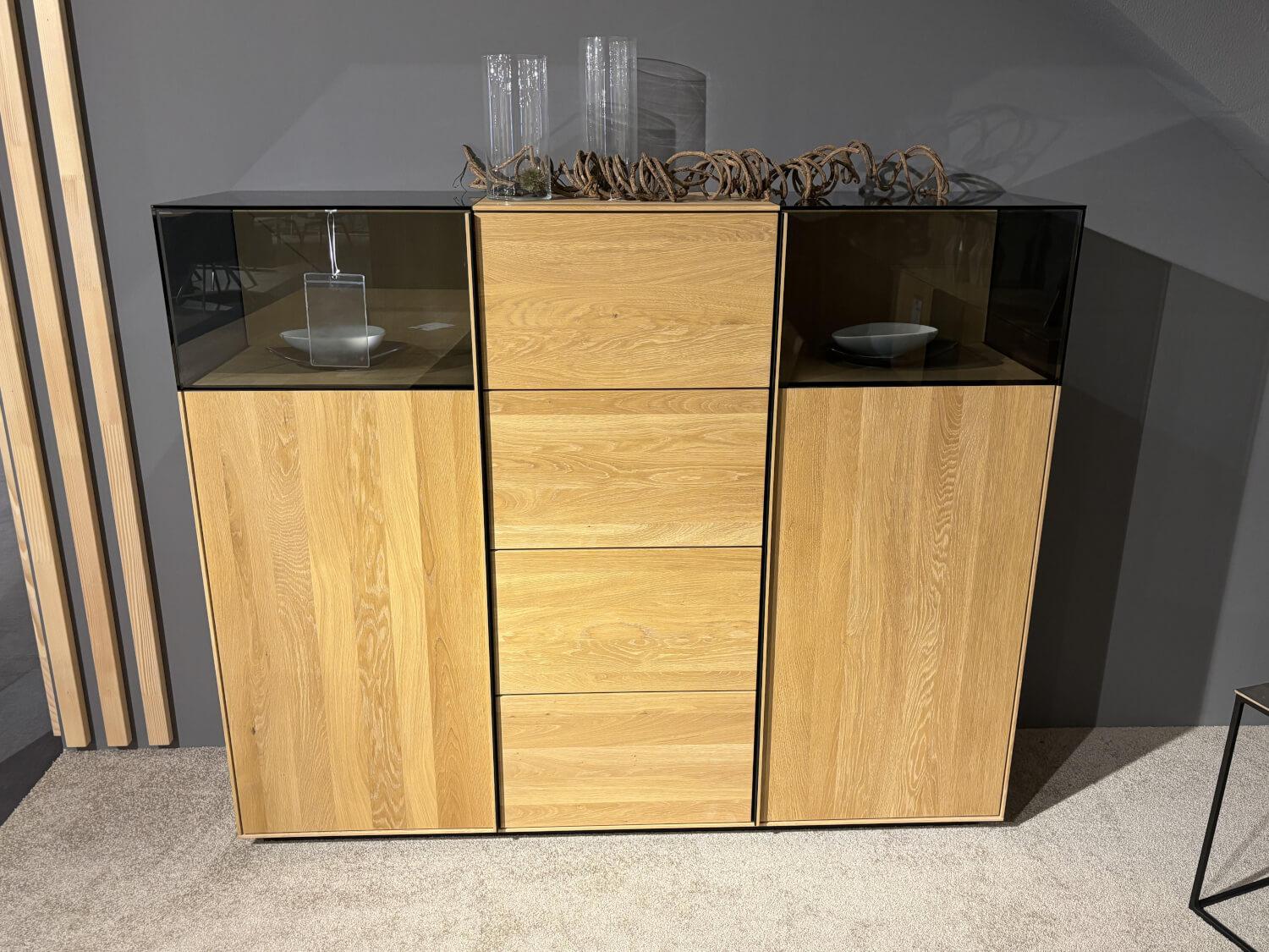 Wimmer - Highboard Terso Rustikale Asteiche Bianco Massiv Geölt Glas Dunkel Mit LED Beleuchtung - 2