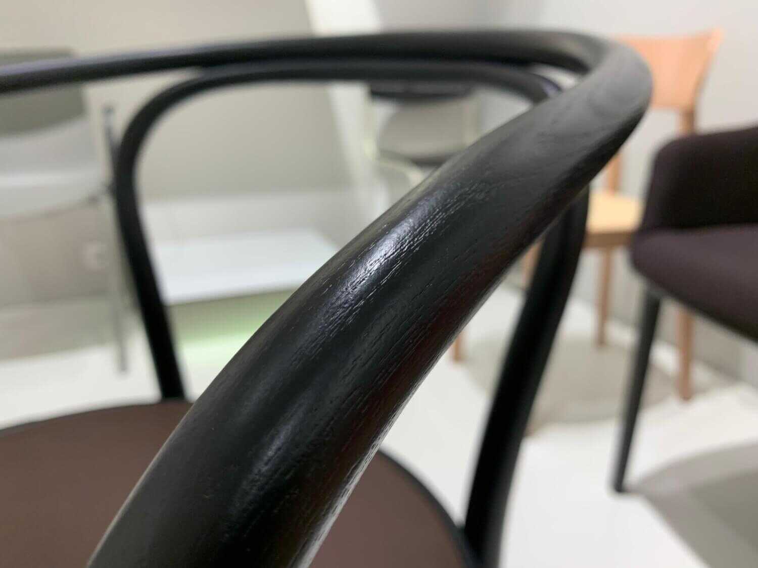 Thonet - Bugholzarmlehnstuhl 209 ML Esche Schwarz Leder Braun - 6