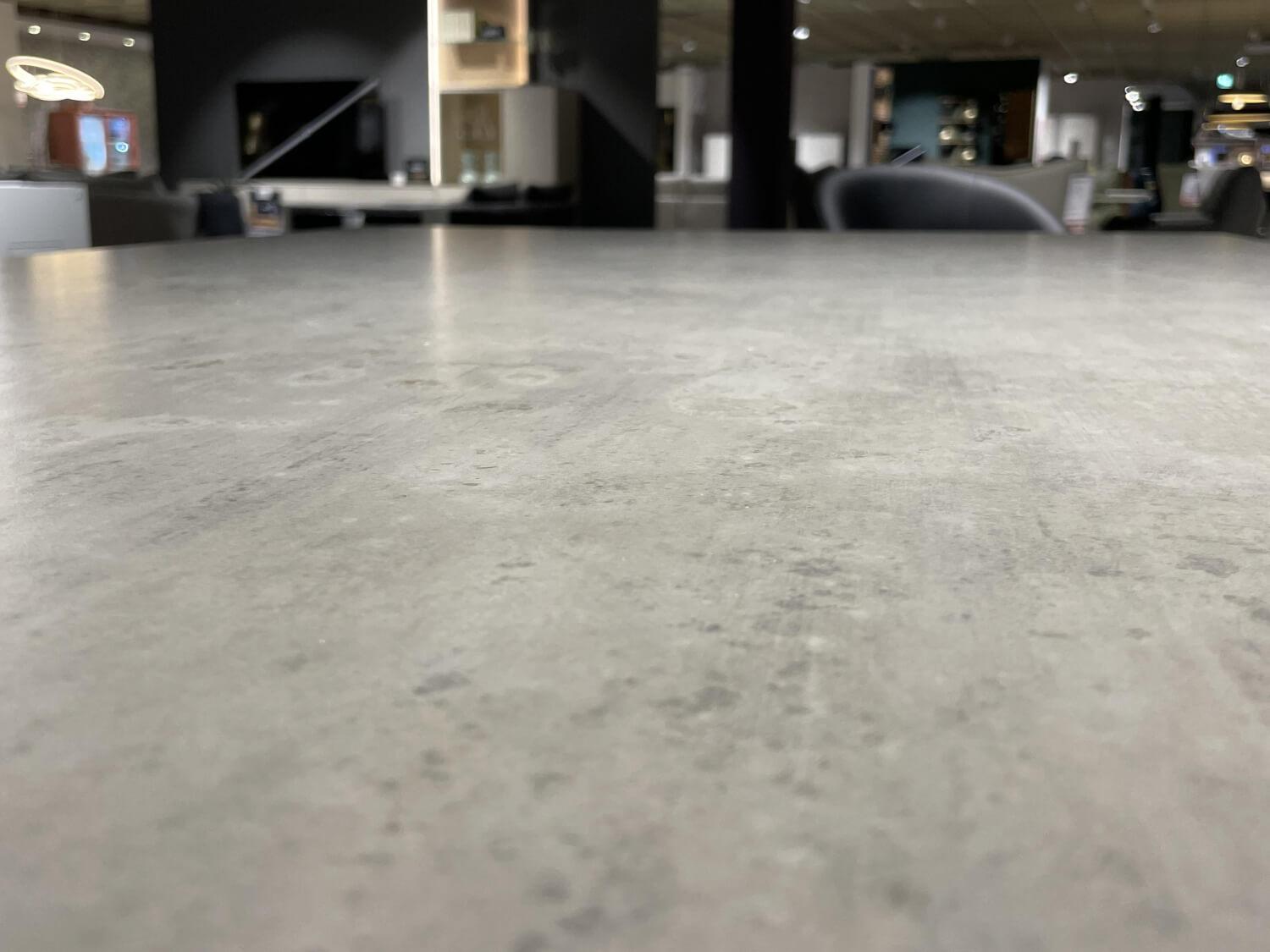 Hülsta - Esstisch 91181 Platte Keramik Beton Grau Gestell Strukturlack Anthrazit mit Auszug - 4