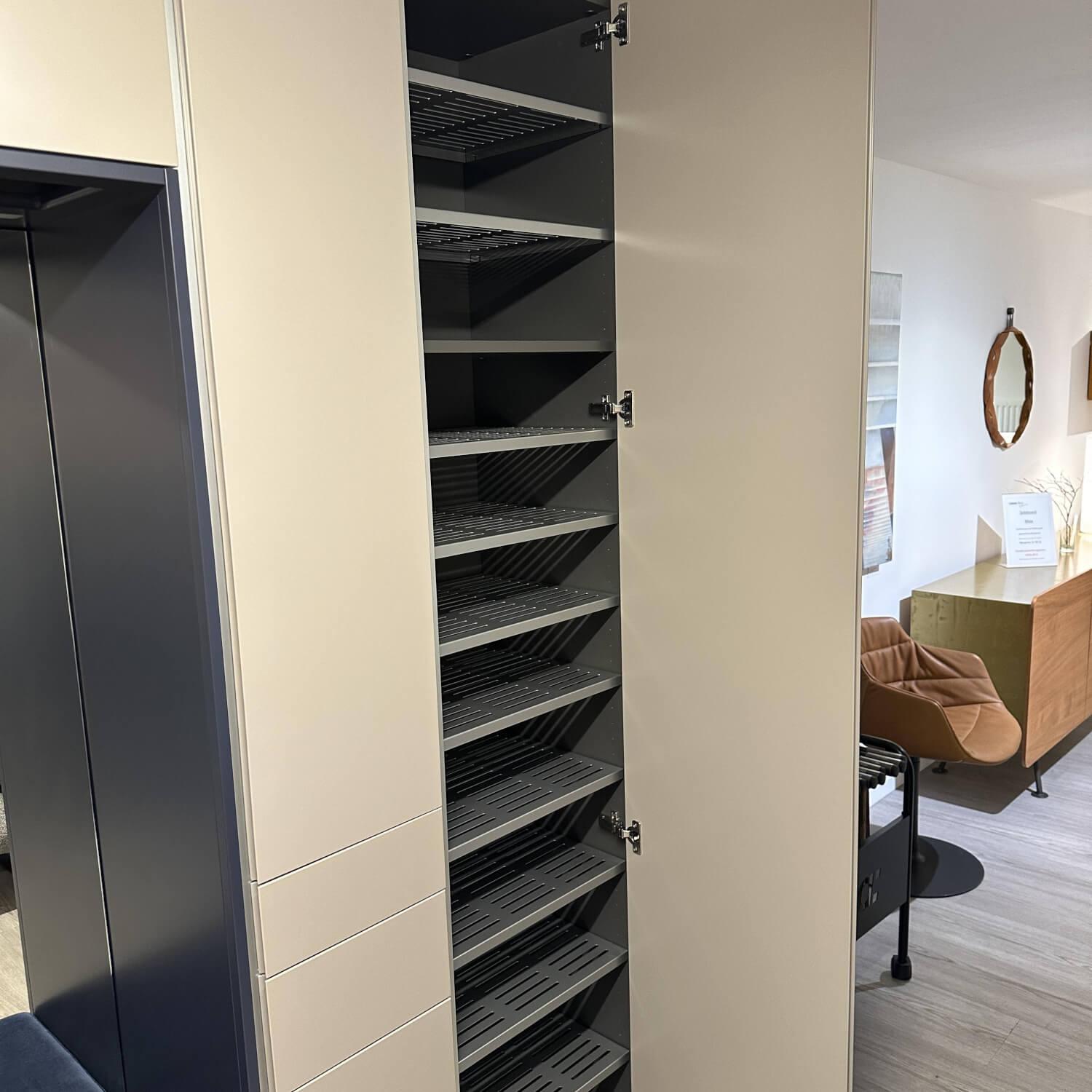 Schönbuch - Schrank Stripes Kieselstein 59 Grau Und Nachtblau 51 Blaugrau Lackiert Sitzbankpolster Nachtblau - 2