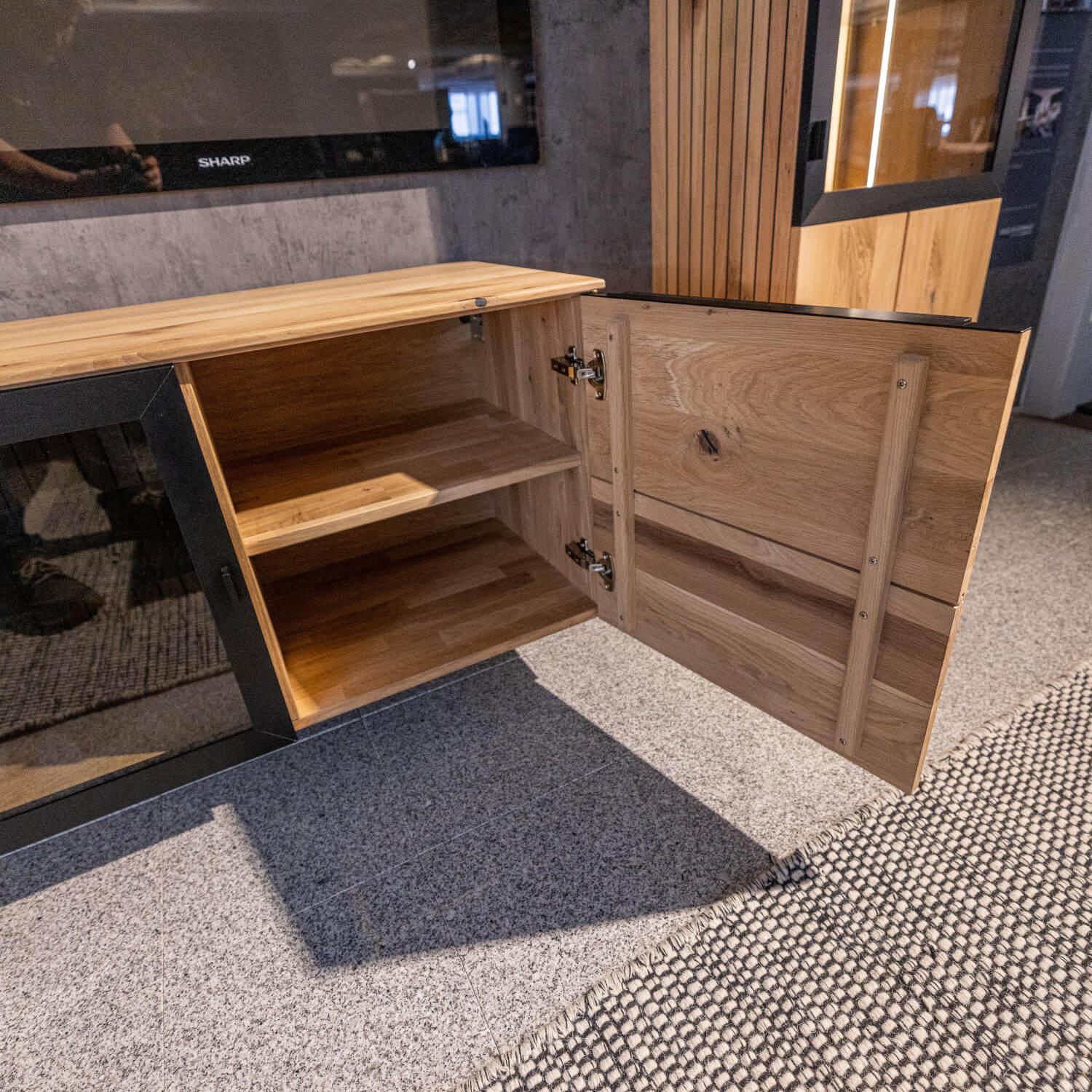 WK Wohnen - Wohnwand WK 490 Baristo Asteiche Bianco Rillenoptik Glas Anthrazit Inklusive LED Beleuchtung - 2