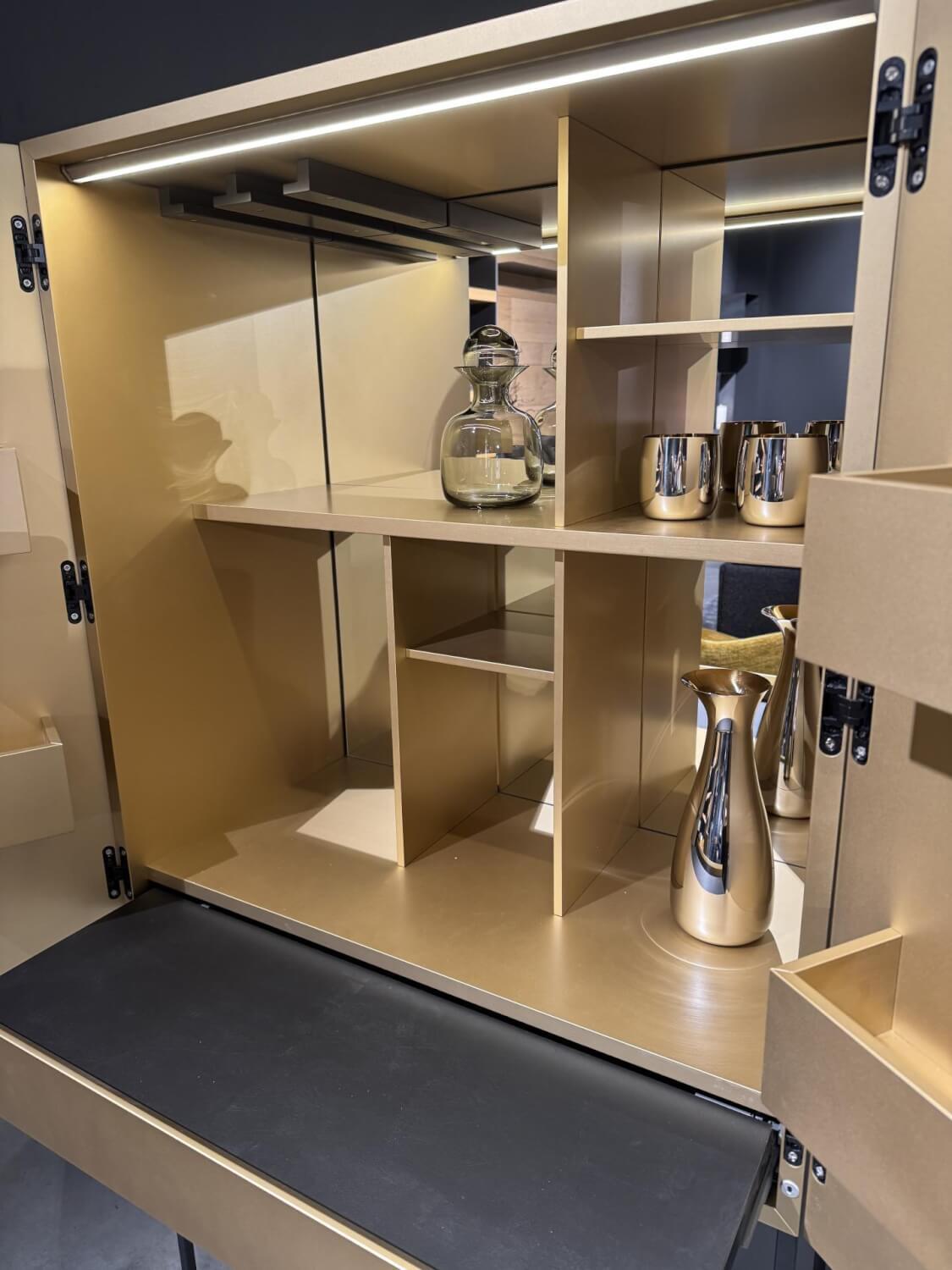 Contur - Barschrank 3900 C Lack Gold Gebürstet Gestell Schwarz Rückwand Spiegel Inklusive LED Beleuchtung - 5