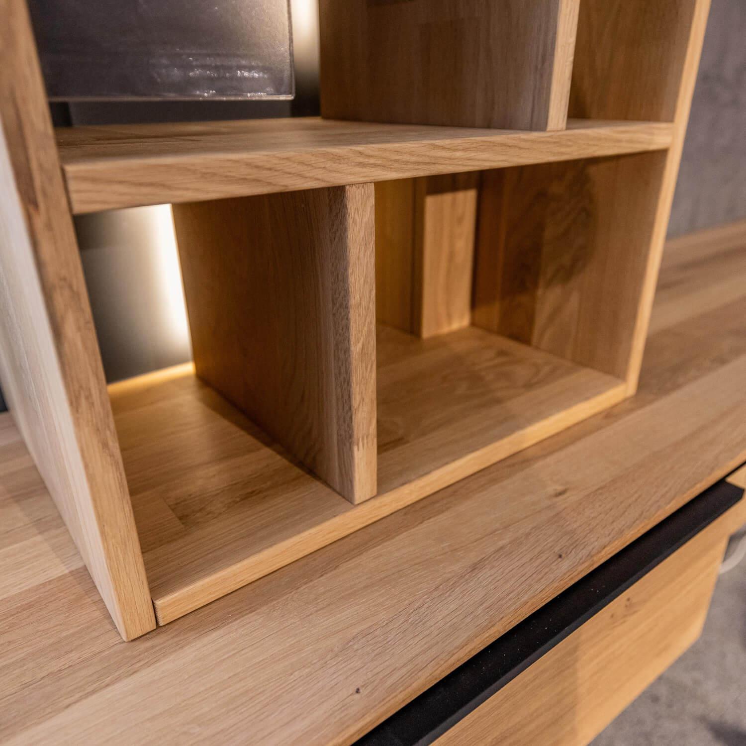 WK Wohnen - Homeoffice Regal WK 490 Baristo Asteiche Bianco Glas Anthrazit Mit Fächern Und Schubladen Inklusive LED Beleuchtung - 7