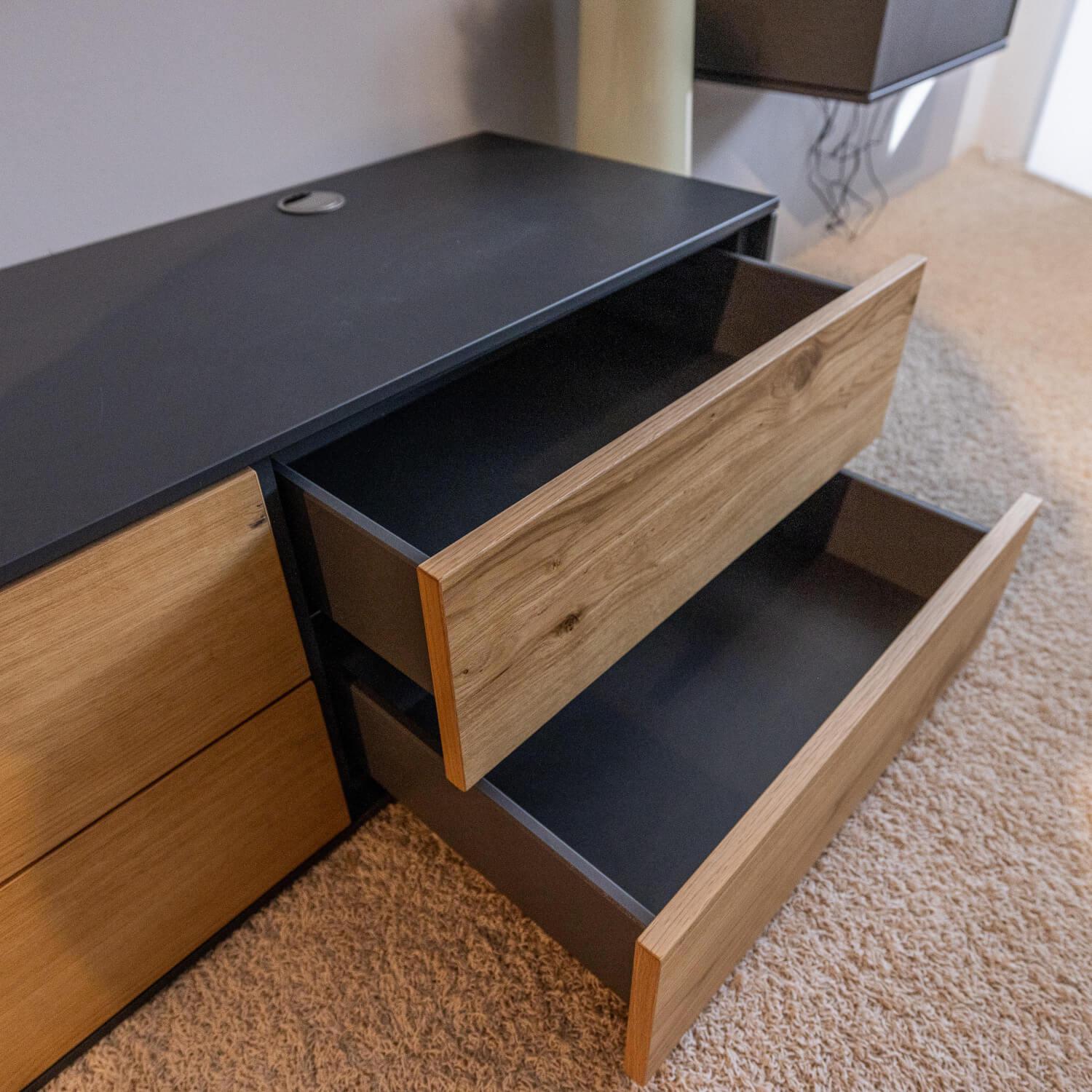 WK Wohnen - Wohnwand Wk 440 Lavato Und Vitrine 440 Balkeneiche Lack Schiefergrau Grau Matt Inklusive Beleuchtung - 5