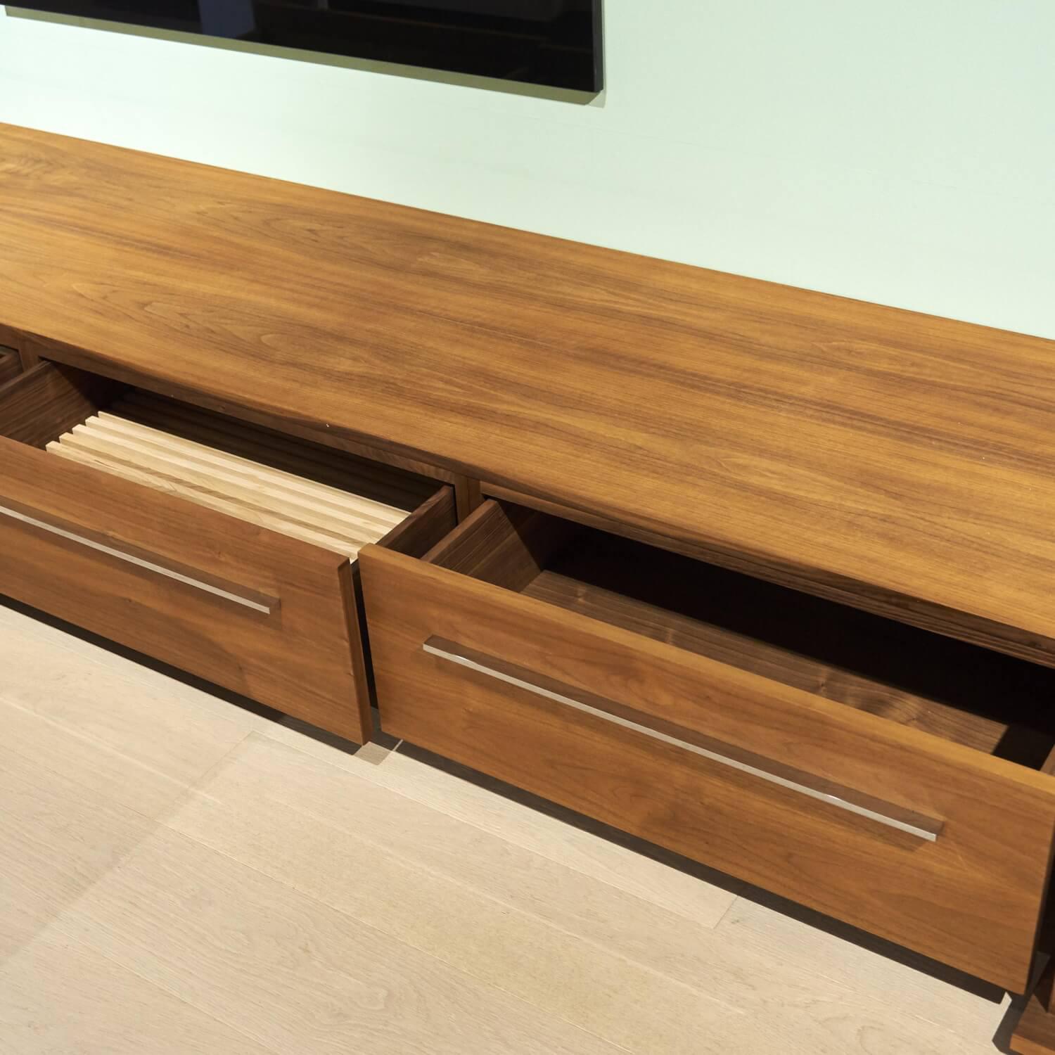 Riva1920 - Wohnwand Sipario Nussbaum Geölt - 11