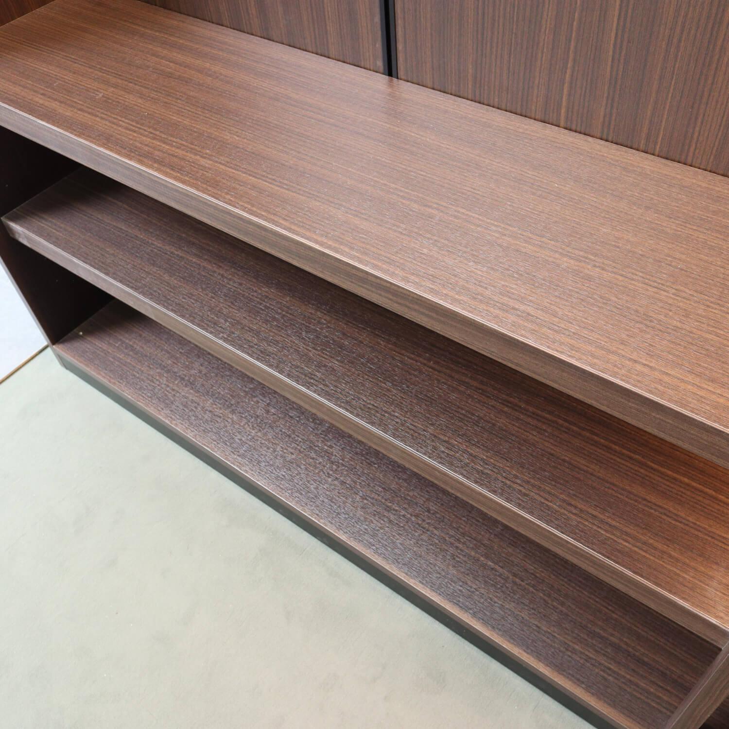 Porro - Schrankwand Struktur Eukalyptusfarben Fachböden Bezug Ecoleder Mit Beleuchtung - 2