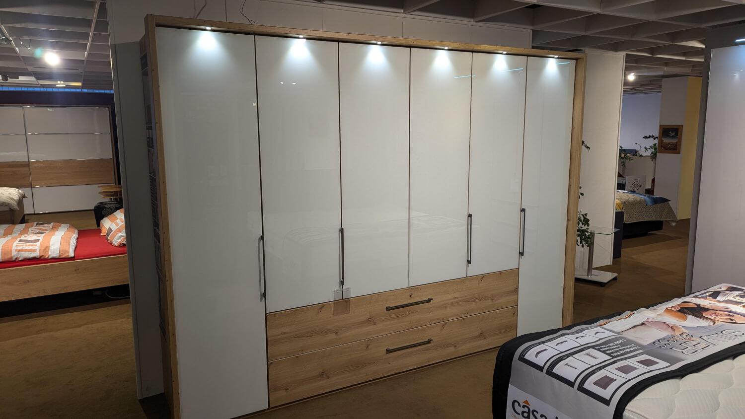 Wiemann - Kleiderschrank Metz Front Glas Weiß Korpus Eiche Bianco NB Griffe Schiefer - 3