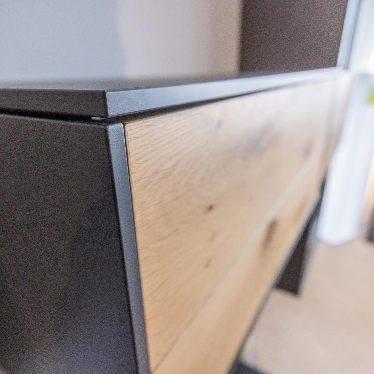 WK Wohnen - Wohnwand Wk 440 Lavato Und Vitrine 440 Balkeneiche Lack Schiefergrau Grau Matt Inklusive Beleuchtung - 11