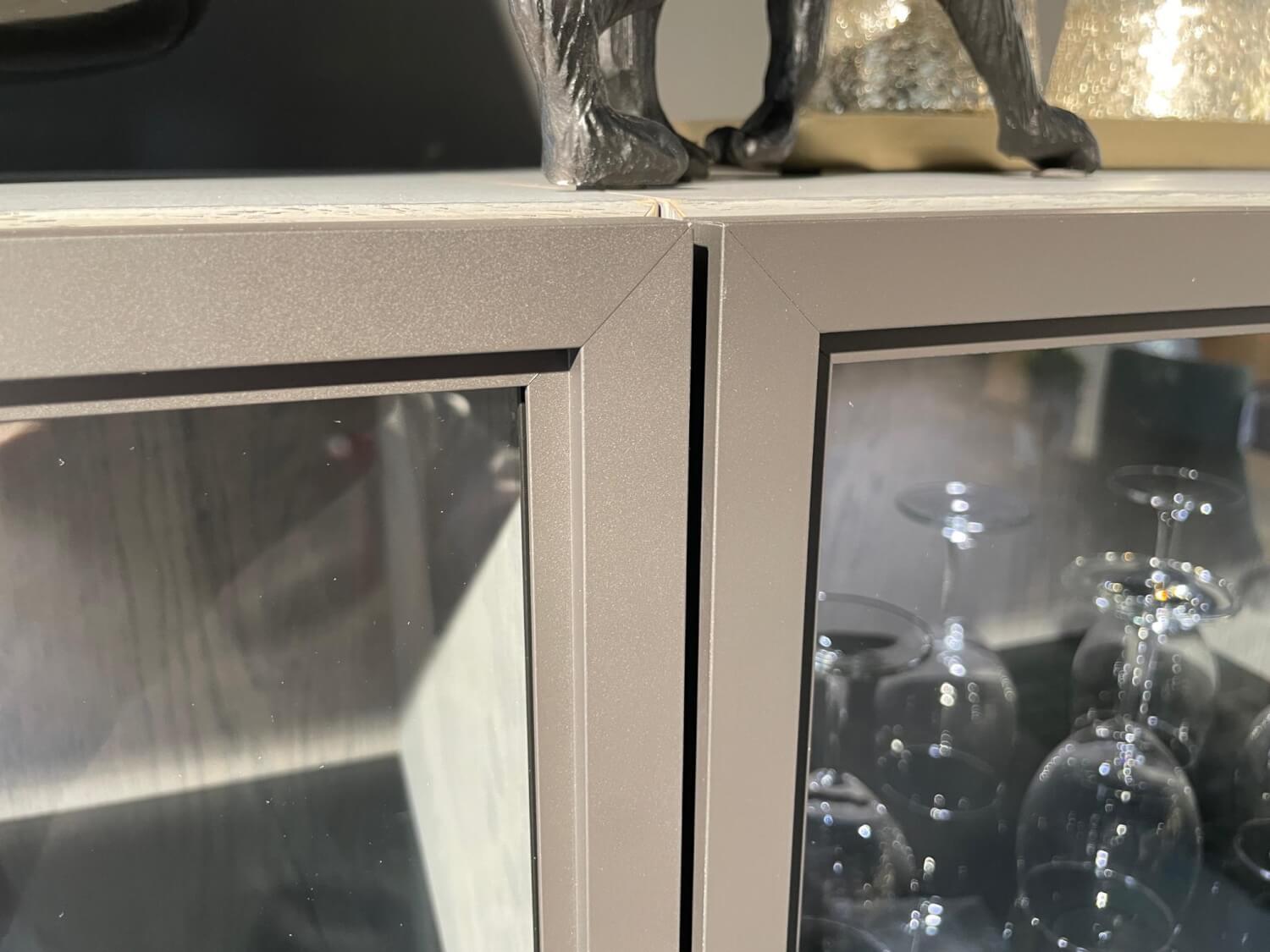 WK Wohnen - Vitrine WK 420 Viva Holz Furniert Grau Mit Glastüren Gestell Dunkelgrau - 2