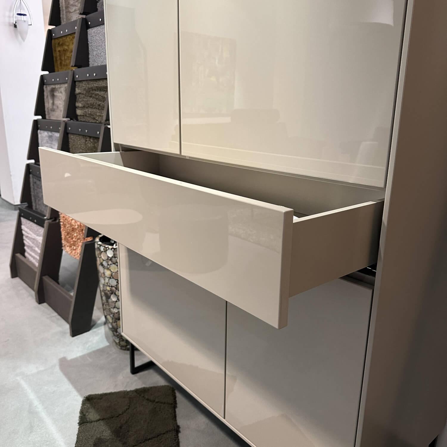 WK Wohnen - Highboard WK 419 Intono Lack Muschelgrau Rahmengestell Schwarz Pulverbeschichtet - 12