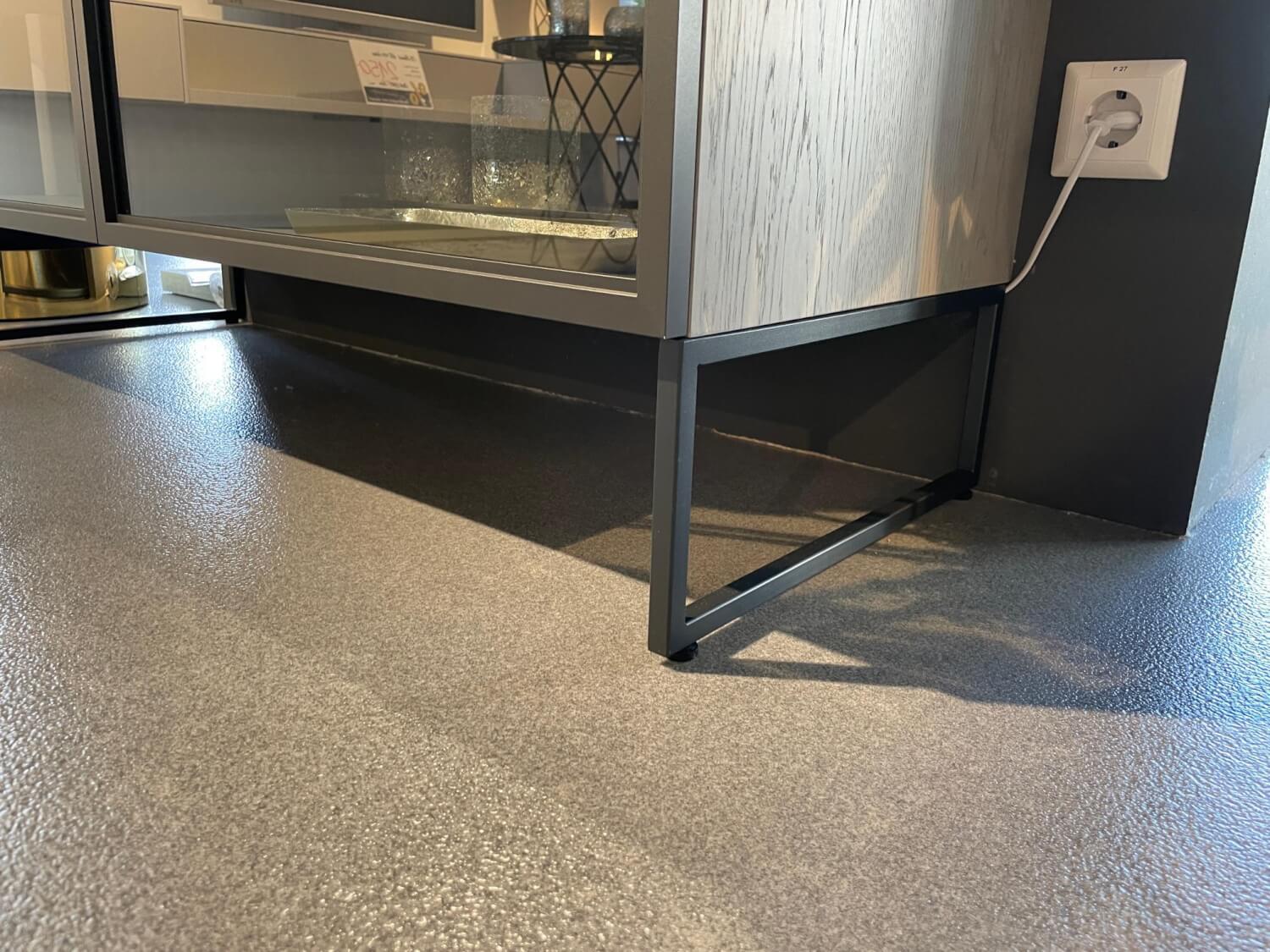 WK Wohnen - Vitrine WK 420 Viva Holz Furniert Grau Mit Glastüren Gestell Dunkelgrau - 4