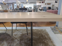 esstische-riva1920-esstisch-sky-natural-holzoberflaeche-gewachst-gestell-natureisen-schwarz-lackiert-8