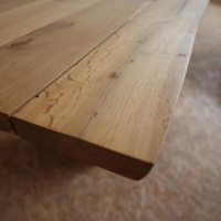 esstische-riva1920-esstisch-sky-briccola-sm-platte-gewachst-gestell-in-rautenform-irondust-lackiert